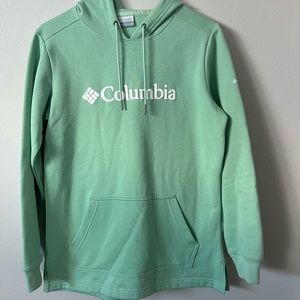 Women’s Columbia Sweatshirt size Medium great condition!💚